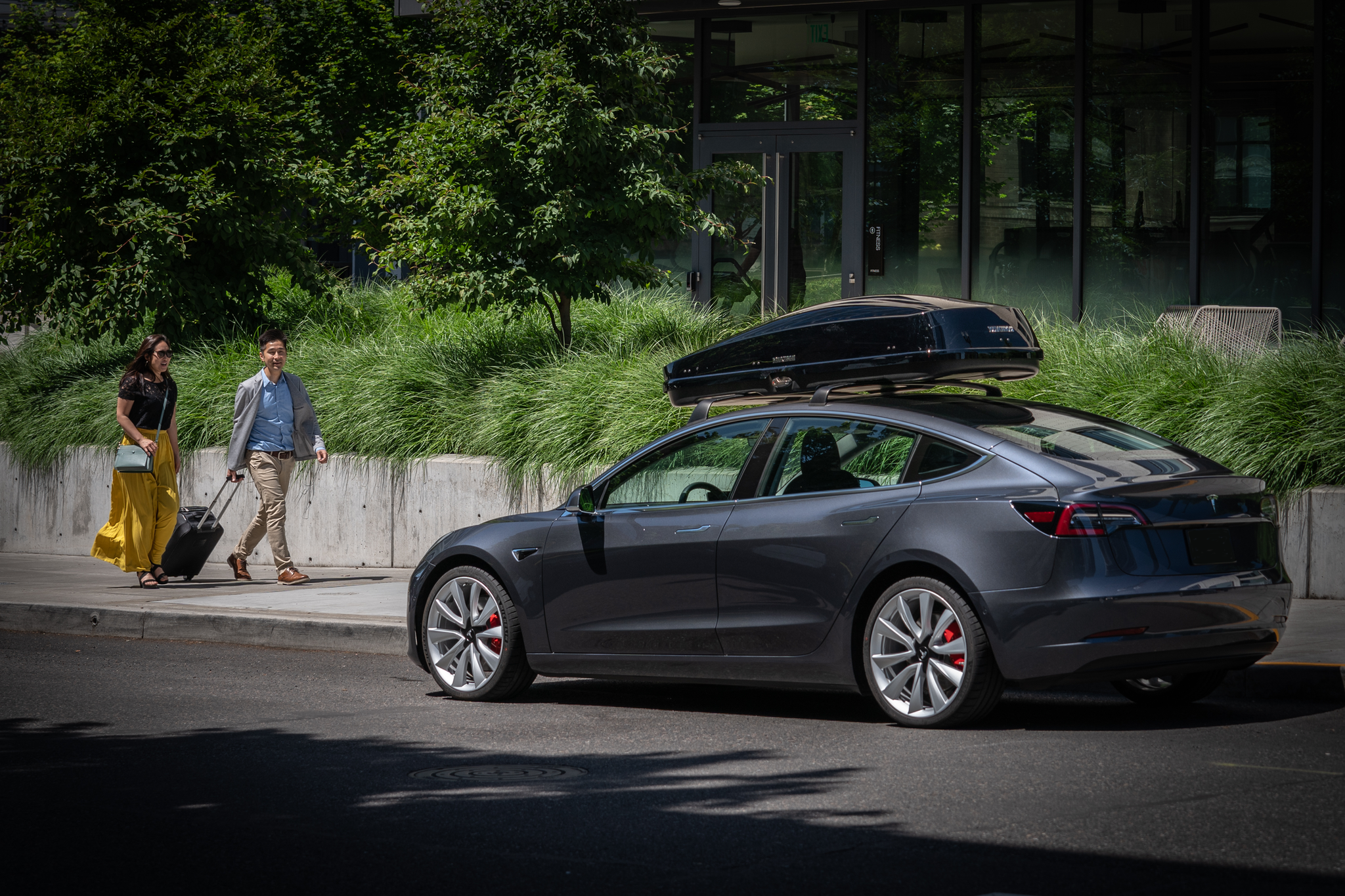 Yakima roof rack discount tesla model 3